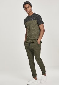 Southpole STRETCH JOGGER  - Trainingsbroek - olive