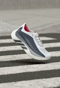 Non sélectionné, footwear white/aurora onix/solar turbo
