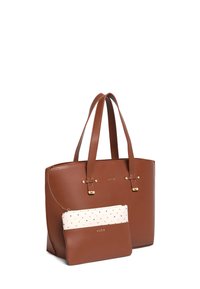 Braune synthetische Tragetasche mit goldfarbenen Beschlägen und zwei kurzen Griffen. Enthält ein abnehmbares cremefarbenes Täschchen mit bunten Punkten.