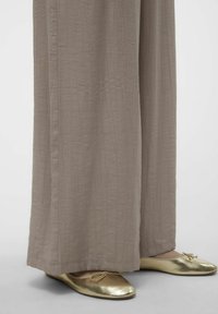 Vero Moda GAJA  - Broek - moon rock