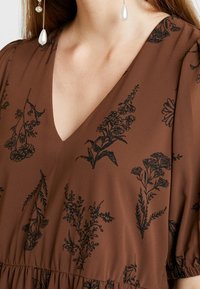 Vero Moda Vestito casual - brown