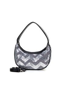 Pailletten handtas met een gebogen silhouet, voorzien van zwart leren afwerking en een zigzagpatroon in zilver en wit. Inclusief een afneembare strap.