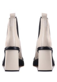 Cesare Gaspari Botines con plataforma - beige