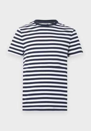 Ανδρικό κοντομάνικο T-shirt με στρογγυλή λαιμόκοψη και οριζόντιες ναυτικές μπλε και λευκές ρίγες σε μονόχρωμο φόντο.