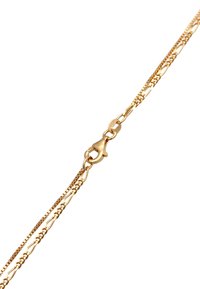 Collier en chaîne dorée avec un fermoir en homard. Présente un design délicat avec des maillons ovales et plats entrelacés pour une apparence texturée.