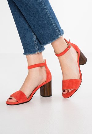 Vagabond Páskové sandály  - red