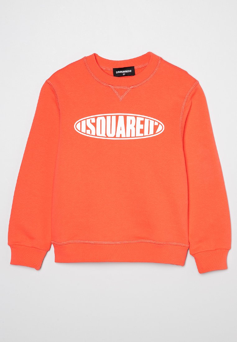 Il pullover arancione presenta un collo rotondo, maniche lunghe e un grande logo bianco "DSQUARED2" al centro. Dettagli di cuciture rinforzate.