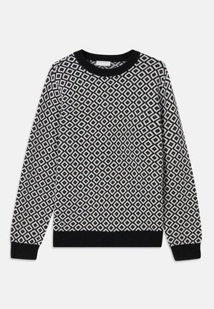 Schwarz-weißer Strickpullover mit Rautenmuster, rundem Halsausschnitt und gerippten Bündchen und Saum. Mit langen Ärmeln gestaltet.