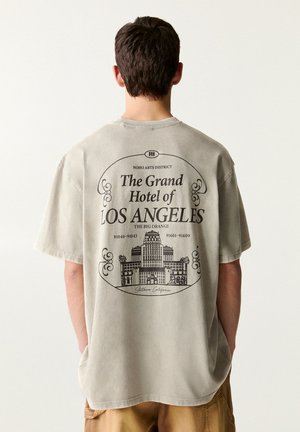 PULL&BEAR LOS ANGELES  - Majica kratkih rukava s printom - grey