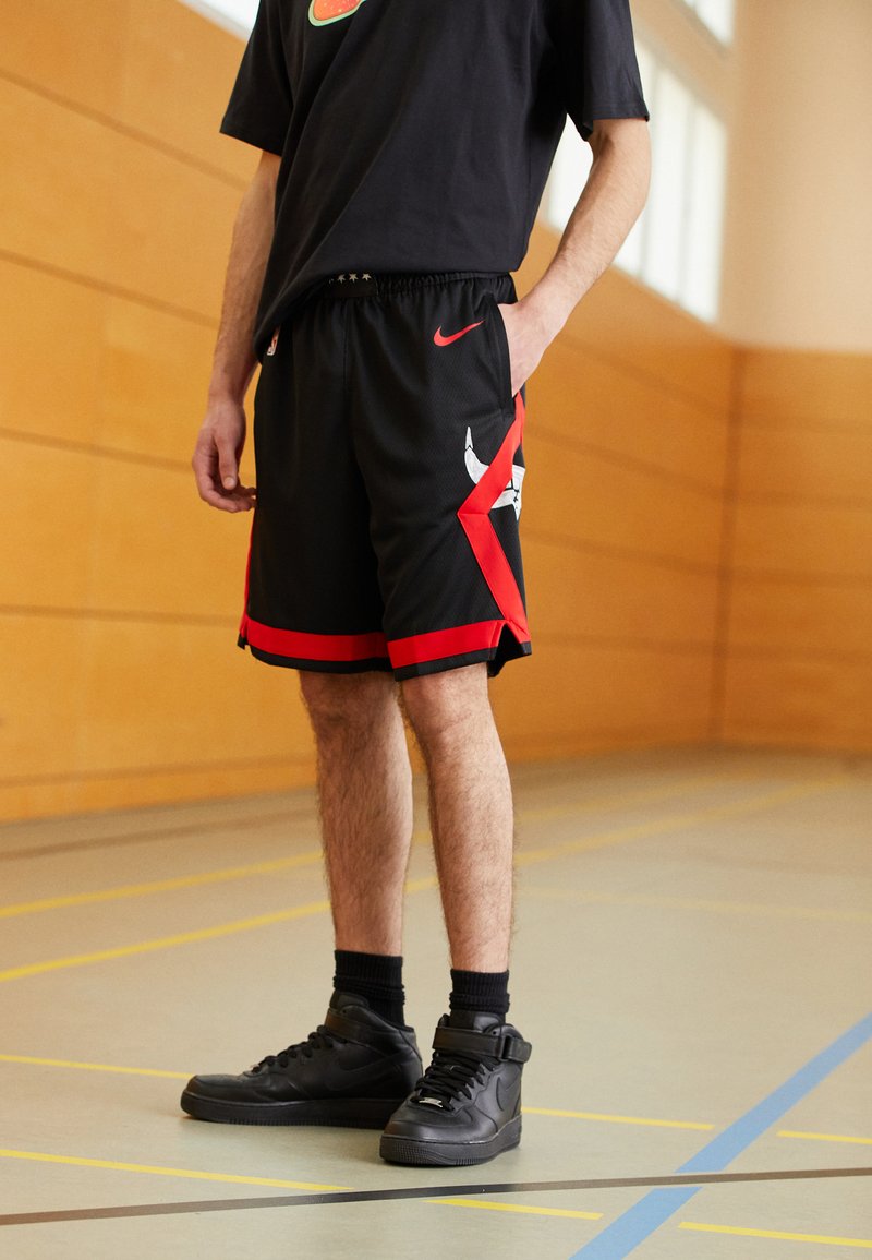 Nike Performance NBA CHICAGO BULLS CITY EDITION SHORT - Spordišortsid - black/university red