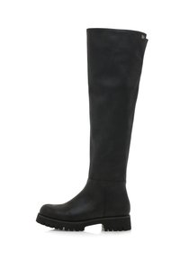 Botas de cuero negras hasta la rodilla con una textura suave, suela de goma resistente y un leve tacón. Diseño simple con un acento de logo en el caño.