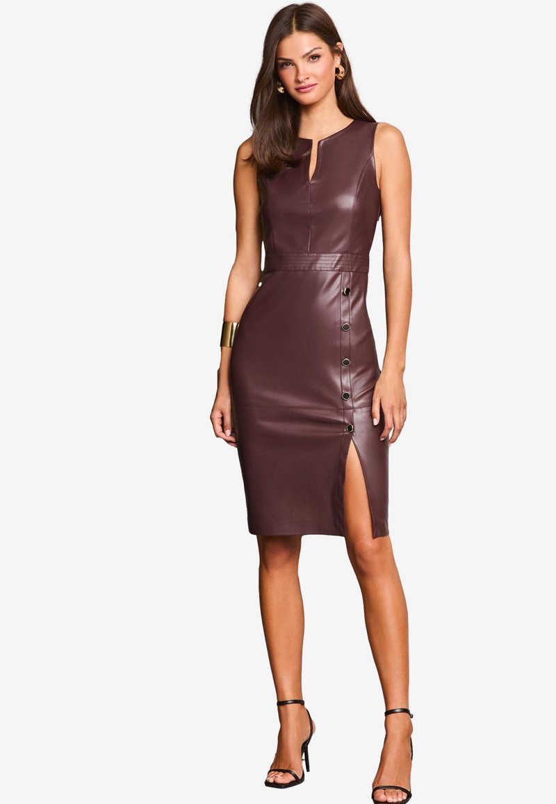 Burgundy Leather Dress Lange Leren Jurk Friends Like These REGULAR FIT LONG SLEEVE POCKET DETAIL COSY Burgundy Leather Dress Lange Leren Jurk Friends Like These REGULAR FIT LONG SLEEVE POCKET DETAIL COSY
