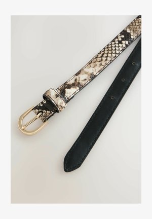 Opasok s hadím vzorom v čiernych a metalických zlatých odtieňoch, s kultivovanou zlatou kovovou sponou a hladkým čiernym koženým podkladom.
