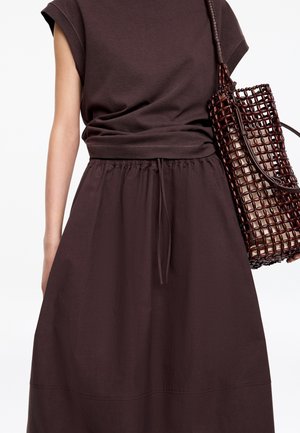 Rang 6: ARKET - MIDI - Suknja A kroja