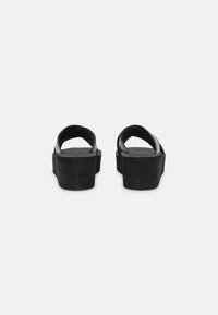 flip*flop WEDGE CROSS - Korolliset pistokkaat - black