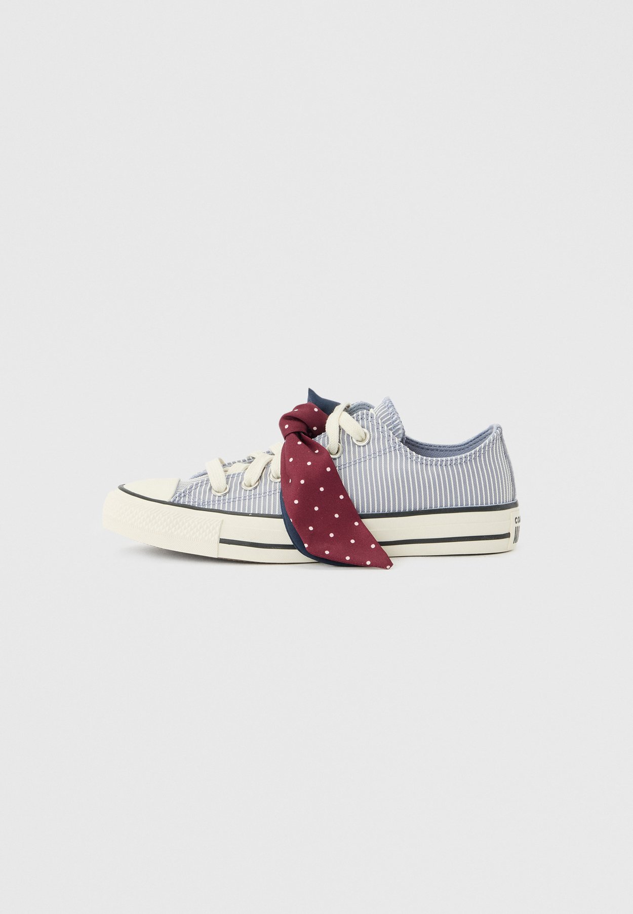 CHUCK TAYLOR ALL STAR