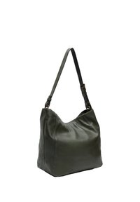 Sac à épaule en cuir vert olive avec une forme décontractée, une sangle noire robuste et des accents en métal doré. Surface lisse et texturée.