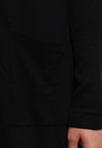 Kaffe Chaqueta de punto - black