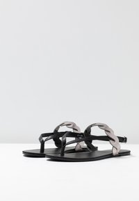 Anna Field Wide Fit Sandálias em T - black