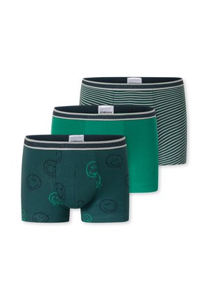 Drei Paar Herrenboxershorts in Grüntönen, mit einem Smiley-Gesicht-Aufdruck, einfarbig und mit dünnen horizontalen Streifen und gebrandeten Taillenbändern.
