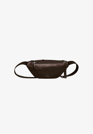 Marsupio in pelle marrone con forma arrotondata, tasca zip unica e tracolla regolabile. Texture liscia con un sottile dettaglio del marchio.