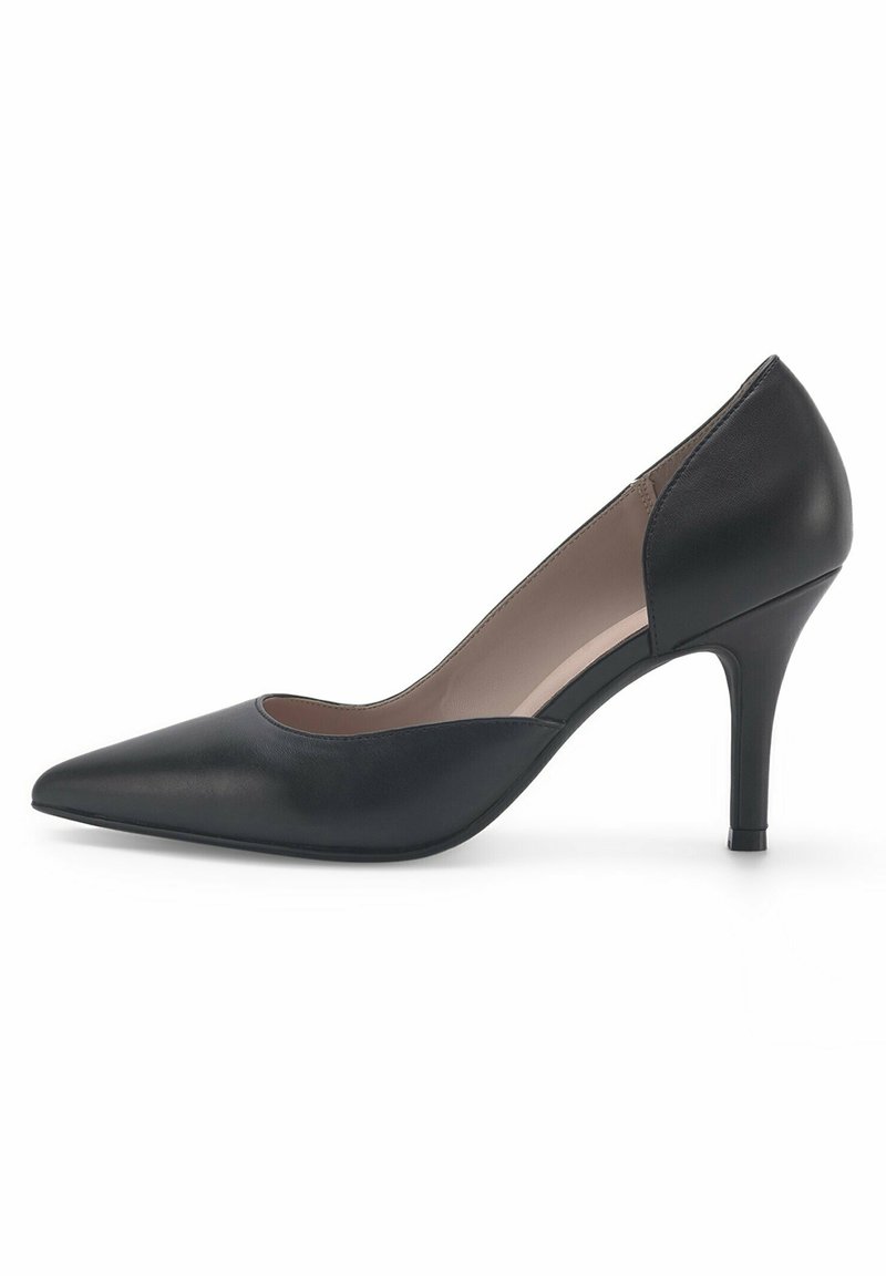 Escarpin en cuir noir à bout pointu avec un talon stiletto de hauteur moyenne et une découpe latérale basse.