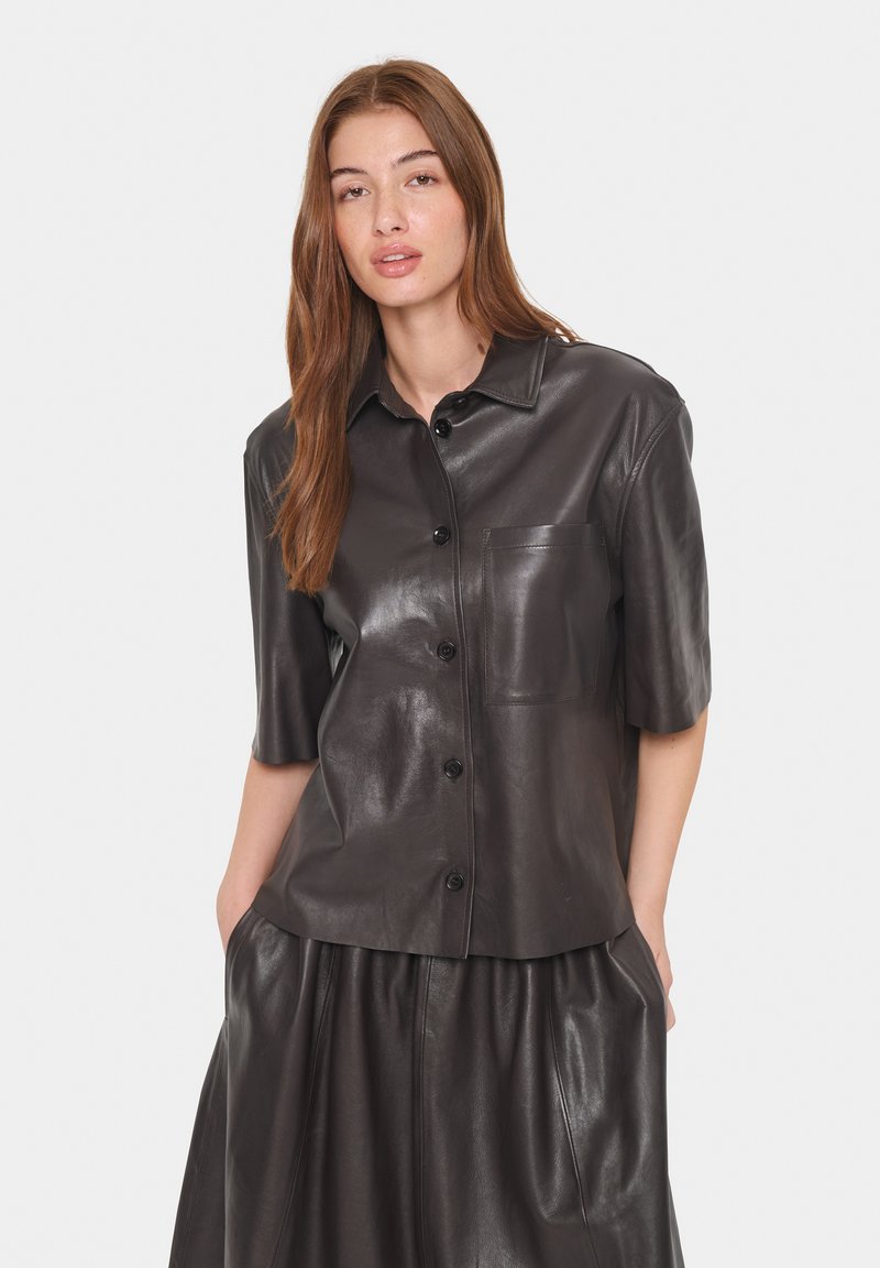 Saint Tropez HAVIVA Hemdbluse mulch/braun Zalando.de