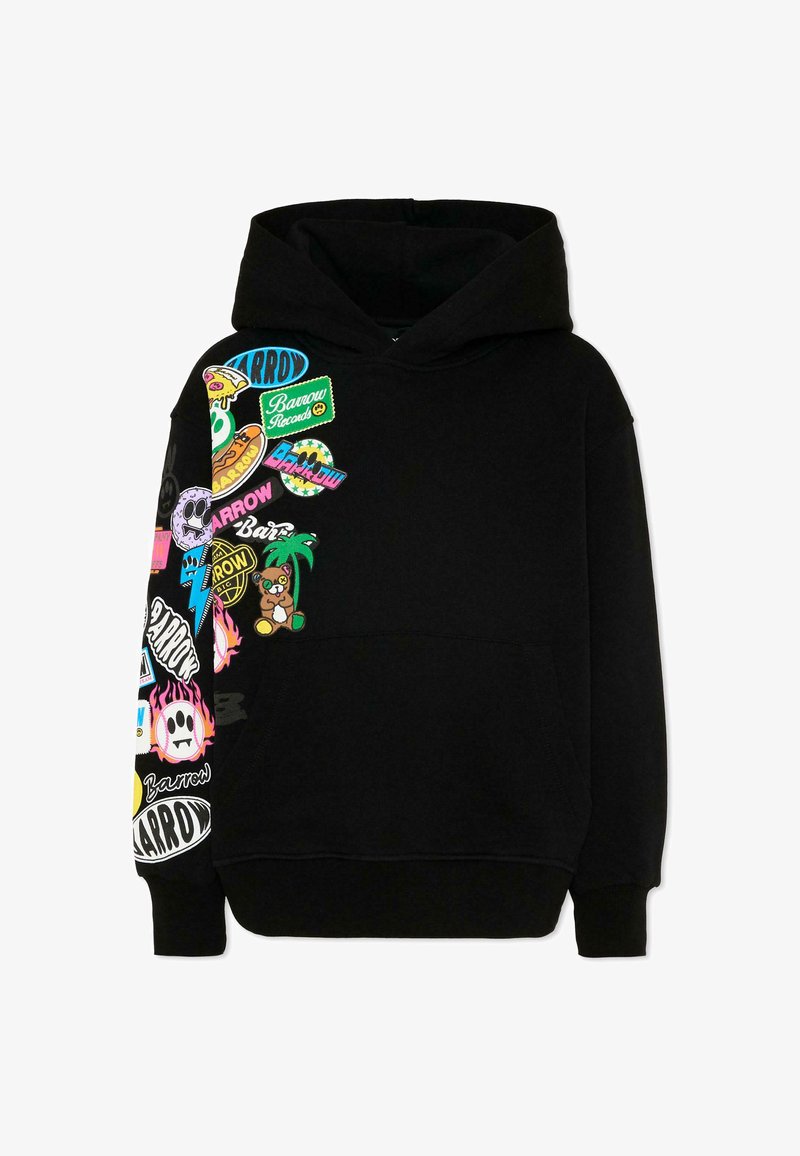Sweat à capuche noir avec des patchs colorés de style dessin animé et des logos sur la manche gauche et l'épaule, incluant une pizza, un crâne, un ours en peluche et un palmier.