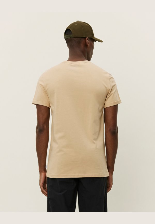 NORREGAARD CONTRAST - Basic T-shirt - irish cream3