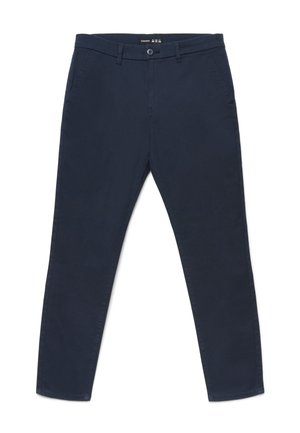 Pantaloni casual blu navy con passanti per cintura, bottone frontale, chiusura con cerniera e tasche laterali, stesi su uno sfondo bianco.