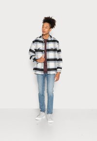 Diesel 2019 D-STRUKT - Calças de ganga justas - 09c61 01