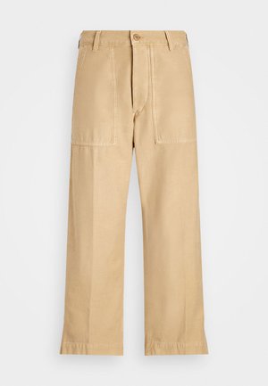 Polo Ralph Lauren COTTON REVERSE SATEEN CROPPED FLAT FRONT - Pantalones - khaki