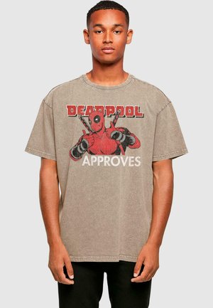 DEADPOOL  APPROVES ACID WASHED OVERSIZE TEE - Print T-shirt - darkkhaki