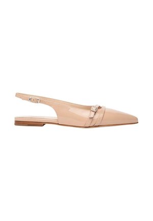Flat slingback in patent leather lucido color nudo, con punta affusolata, due cinghie orizzontali e un dettaglio con fibbia. Tacco basso in legno.