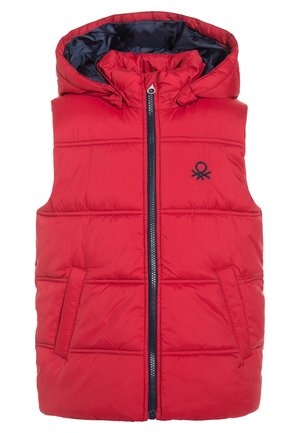 Rote ärmellose gesteppte Weste mit einem Reißverschluss vorne, Kapuze, zwei Seitentaschen und einem kleinen schwarzen Logo auf der Brust.