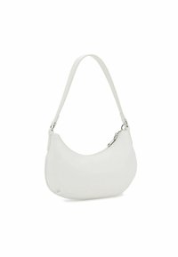 Borsa a spalla in pelle bianca con forma curva, dotata di chiusura con zip e hardware in tono argento. Texture liscia e design minimalista.