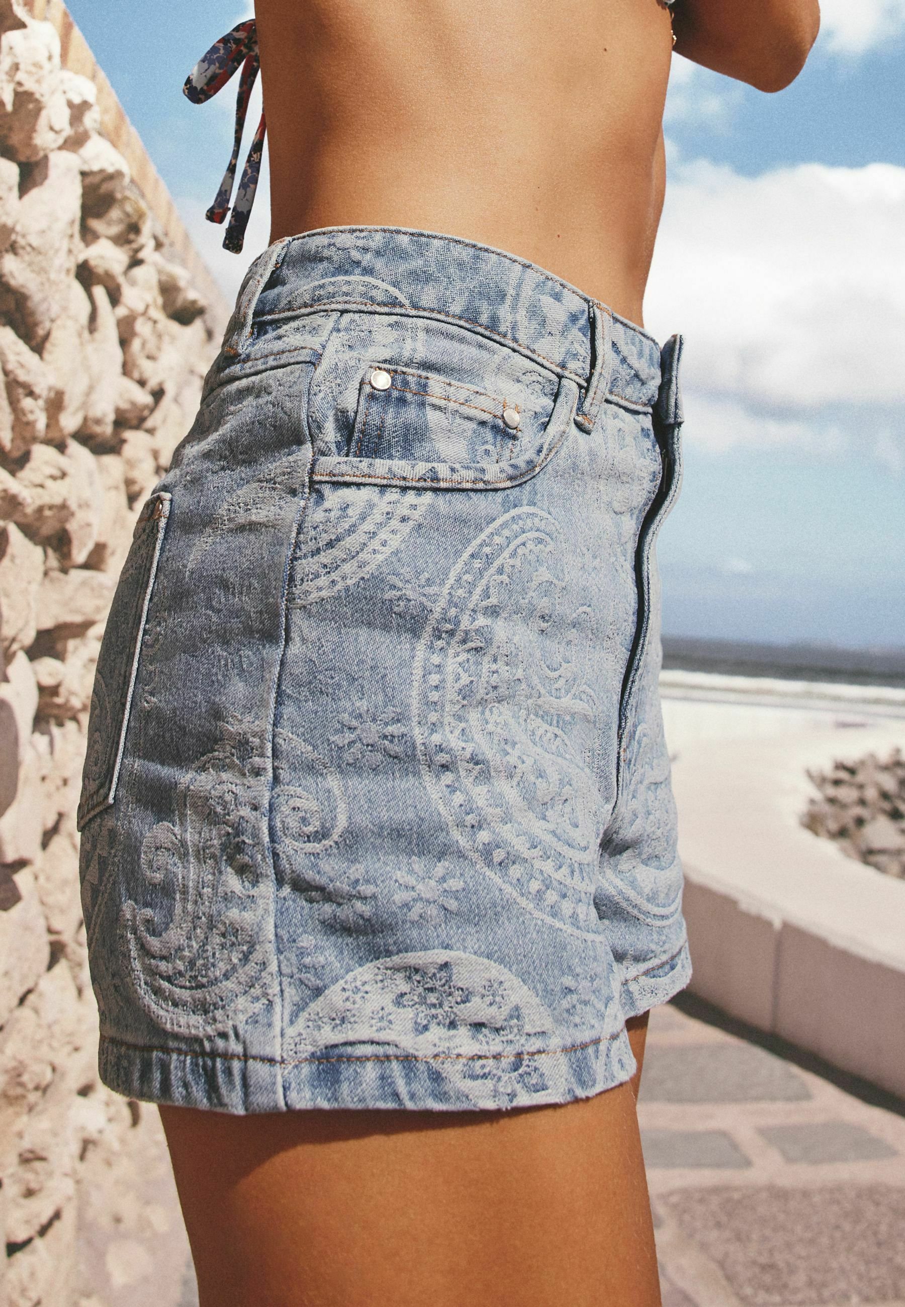 Next REGULAR FIT - HIGH WAIST MOM SHORTS . - Jeansshort - denim