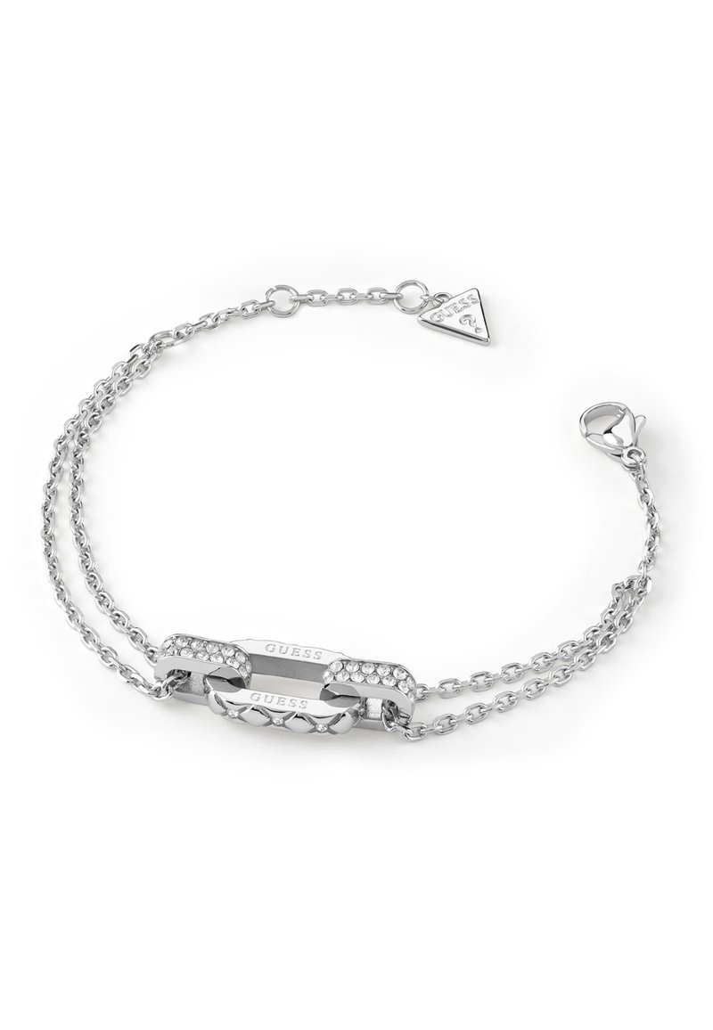 Bracciale in argento con anelli intrecciati caratterizzati da un design testurizzato e accenti di strass. Comprende un ciondolo triangolare e una chiusura a gancio.