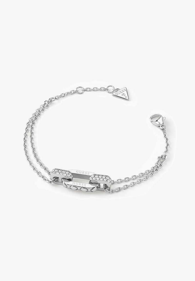 Bracciale in argento con anelli intrecciati caratterizzati da un design testurizzato e accenti di strass. Comprende un ciondolo triangolare e una chiusura a gancio.