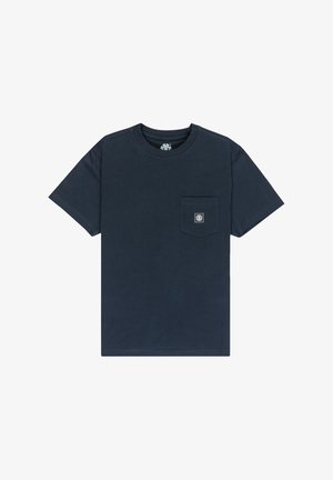 Marineblauwe katoenen T-shirt met een ronde hals, korte mouwen en een borstzak met een klein logo-opdruk.