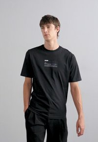 MOSCHINO TAPE - T-shirts med print - nero