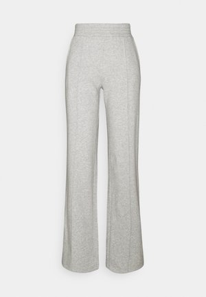 Hellgraue, hochgeschnittene Hosen mit weitem Bein und vorderen Nahtdetails aus weichem Strickstoff.