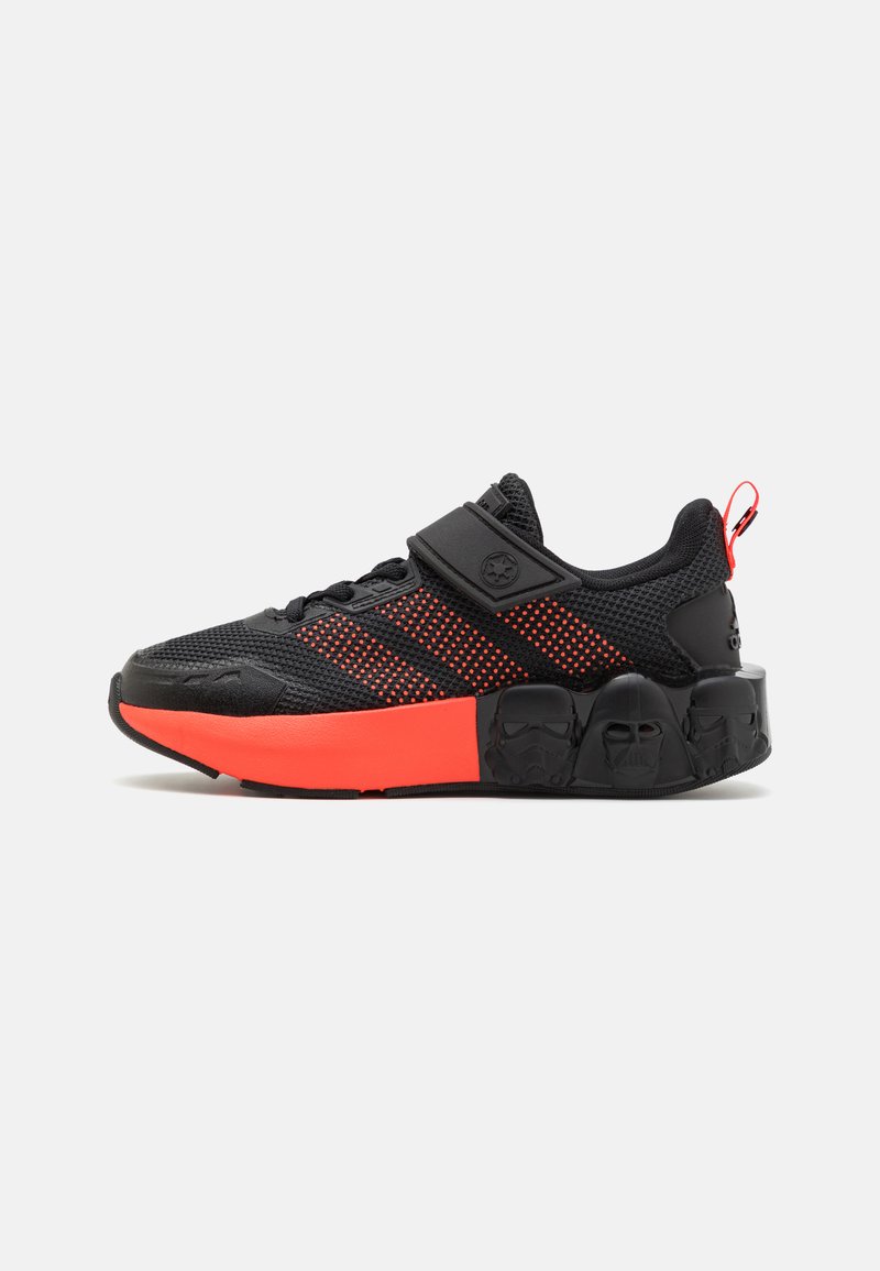 adidas Performance STAR WARS RUNNER KIDS UNISEX - Gyaloglócipő - core black/solar red/cloud white