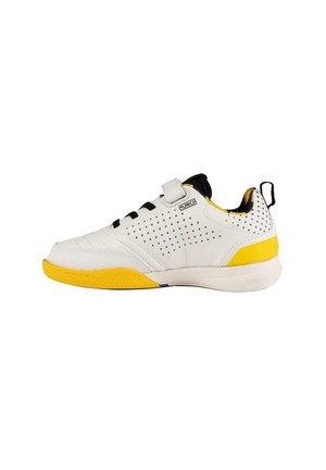 Scarpa sportiva bianca e gialla con lati traforati, lacci neri, una fascia in velcro e una linguetta sul tallone con etichetta "Munich."