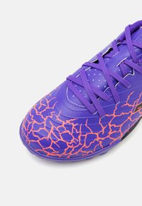 Skechers Performance Fotballsko for gress - purple