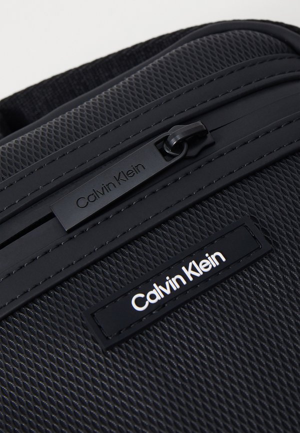 ESSENTIAL REPORTER - Cross body bag2