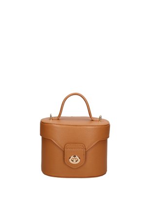 Petit sac à main en cuir marron avec une forme rectangulaire arrondie, une poignée supérieure et un fermoir tourniquet doré à l'avant.