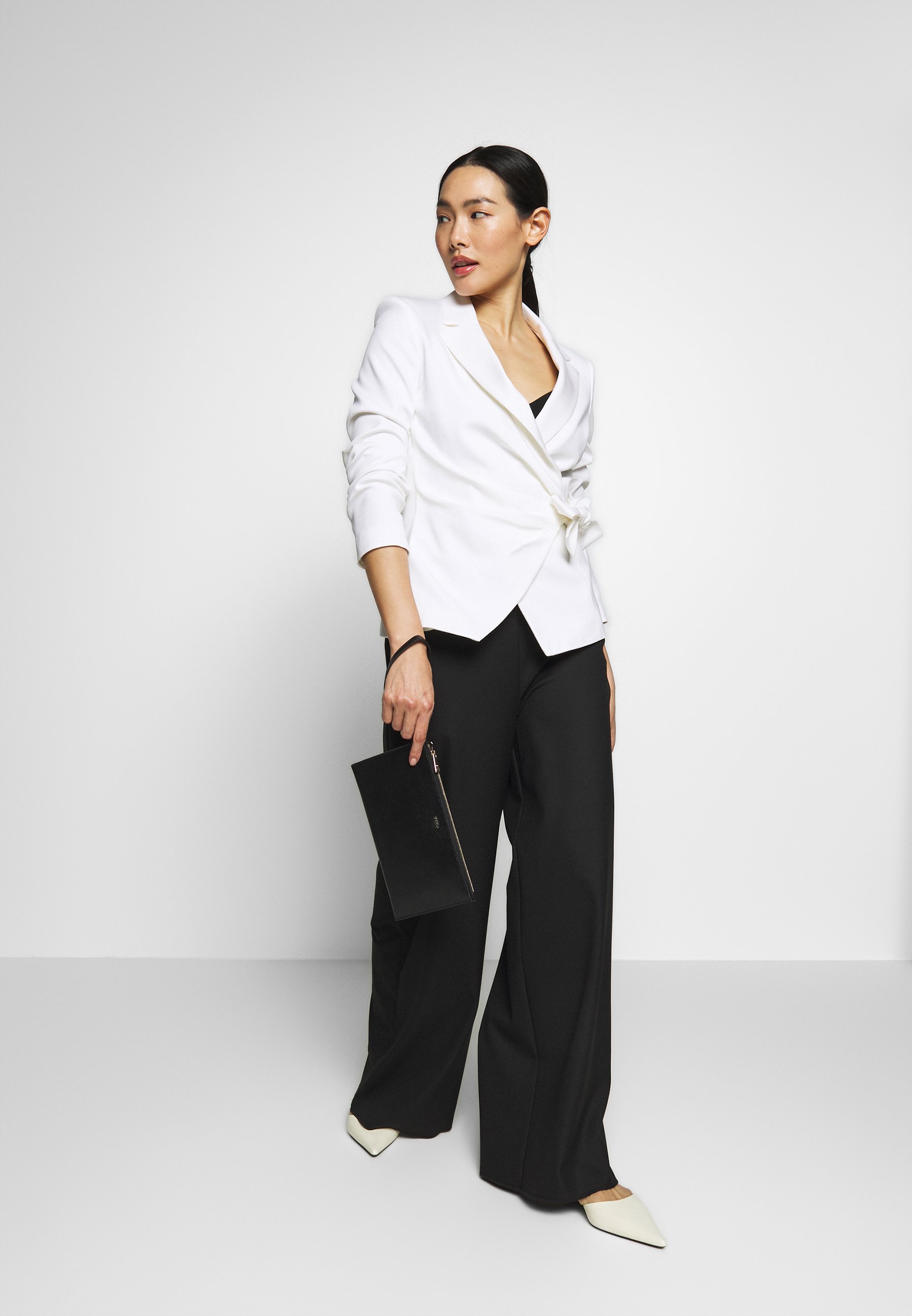 Pinko CACIOPEPE PUNTO Blazer bianco Zalando.no Pinko CACIOPEPE PUNTO - Blazer - nero limousine