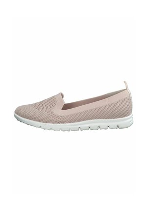 Zapatilla de tela en un suave tono rosa, fabricada en material de malla con una superficie texturizada, un diseño de perfil bajo y una suela blanca flexible.