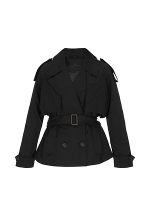 Trench-coat noir ceinturé avec un col à revers pointu, des boutons croisés, des poches latérales et des épaulettes. Texture de tissu lisse.